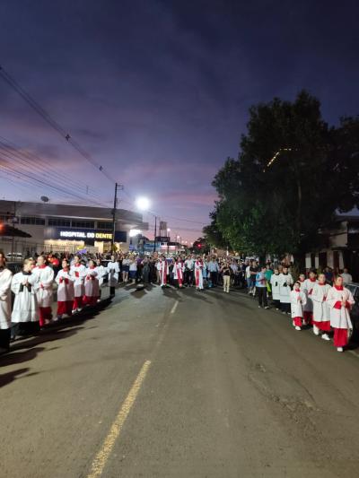 Procissão reúne milhares de fiéis em Laranjeiras do Sul e emociona comunidade na Sexta-feira Santa